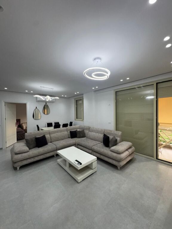 Apartament 2+1 me qera në Kodra e Priftit, Tiranë, 118 m². Foto 1 nga 3