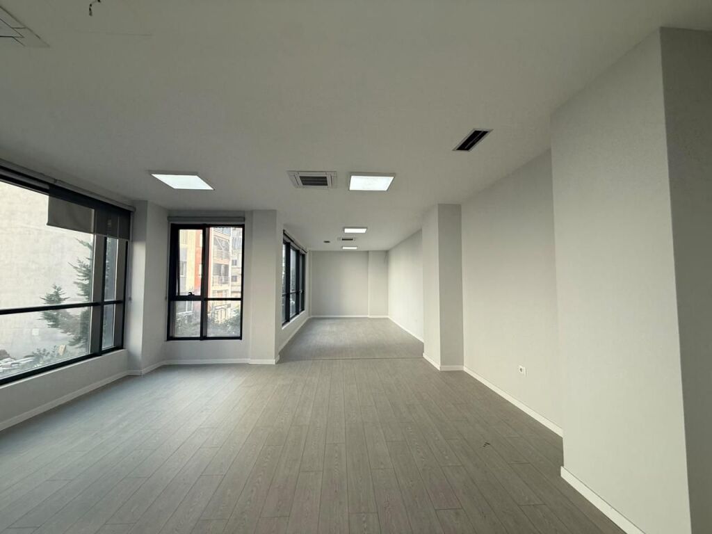 Zyrë me qera në Rruga Hoxha Tahsim, Tiranë, 404 m². Foto 1 nga 3