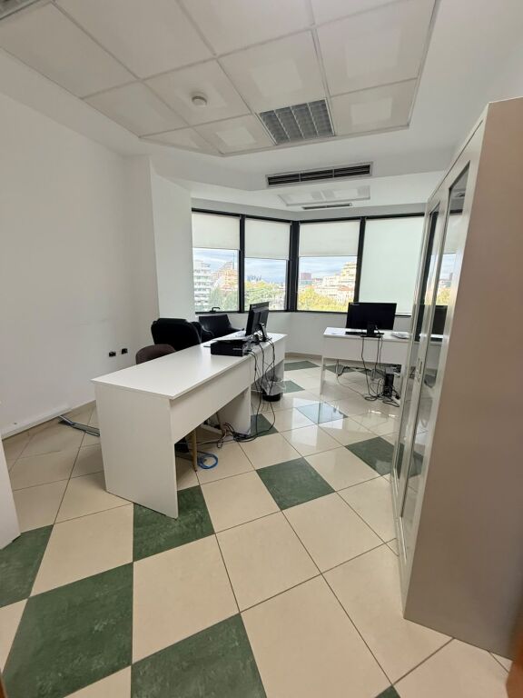 Ufficio in affitto a Blloku, Tirana, 120 m². Foto 3 di 3