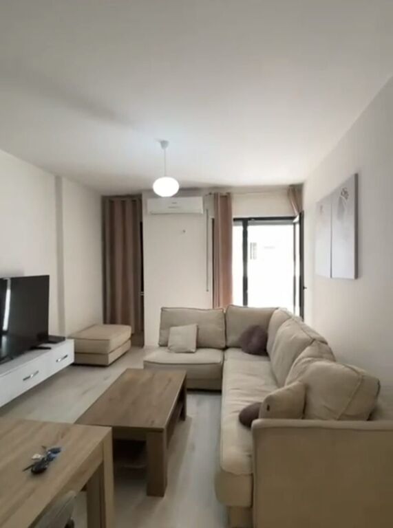 Appartamento 2+1 in affitto a Rruga Jordan Misja, Tirana, 150 m²