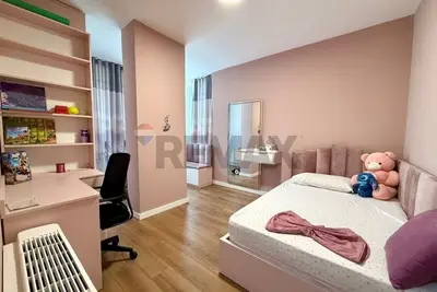 Apartment 3+1 for rent in Liceu Artistik Jordan Misja, Tirana, 150 m². Photo 3 of 8