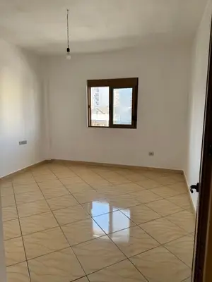 Apartment 3+1 for rent in Rruga Glaukia, Durrës, 165 m². Photo 2 of 12