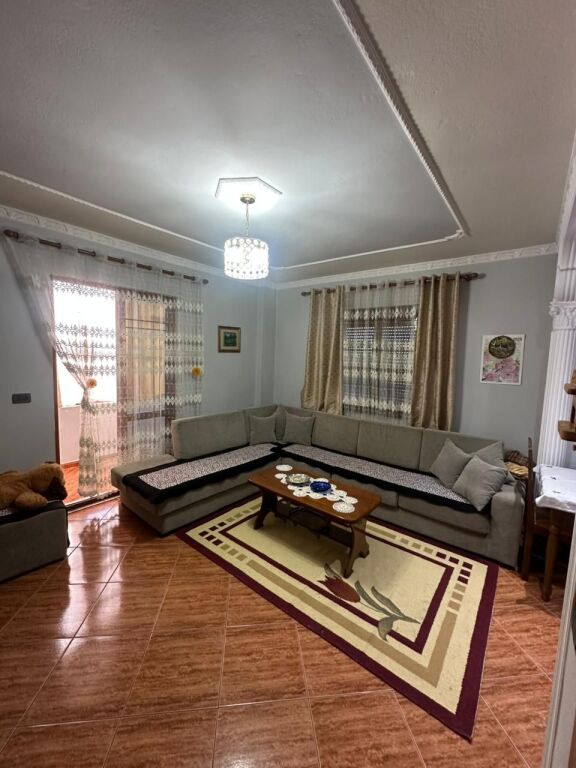Apartament 2+1 me qera në Don Bosko, Tiranë, 90 m². Foto 1 nga 3