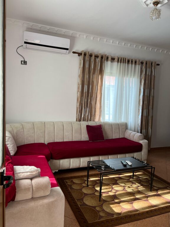 Appartamento 2+1 in affitto a Rruga 5 Maji, Tirana, 90 m². Foto 2 di 3