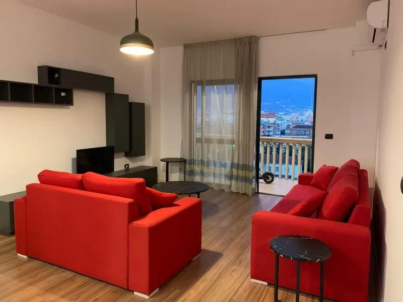 Appartamento 1+1 in affitto a Rruga e Elbasanit, Tirana, 70 m²