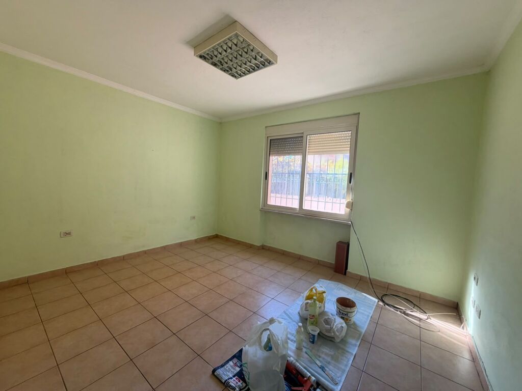 Vilë me qera në Kodra e Priftit, Tiranë, 770 m². Foto 1 nga 3