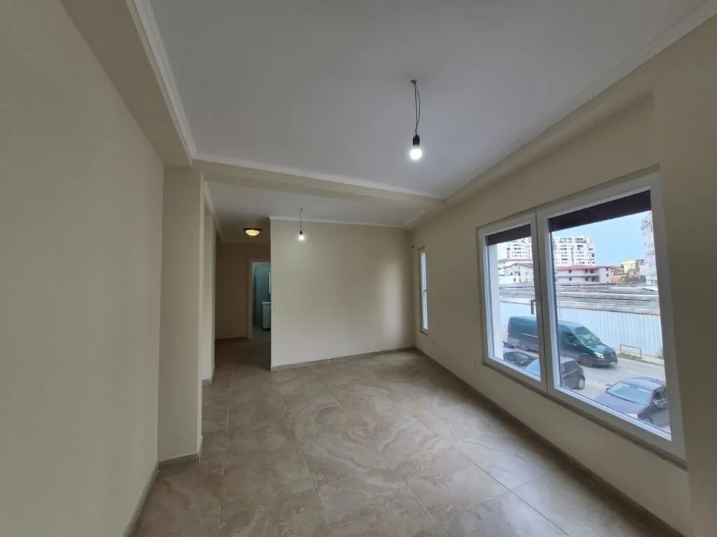 Commercial space for rent in Tregu Industrial, Durrës, 75 m². Photo 1 of 8