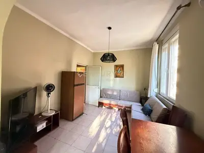 Apartament 3+1 me qera në Ish Blloku, Tiranë, 90 m². Foto 2 nga 6