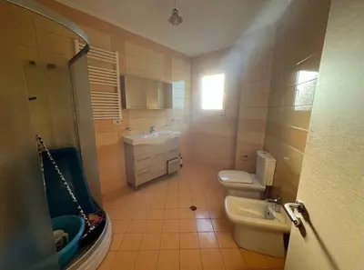 Apartment 2+1 for rent in Ali Demi, Tirana, 120 m². Photo 4 of 5