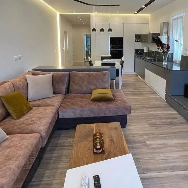Apartment 3+1 for rent in Parku Zoologjik i Tiranës, Tirana, 140 m². Photo 1 of 5
