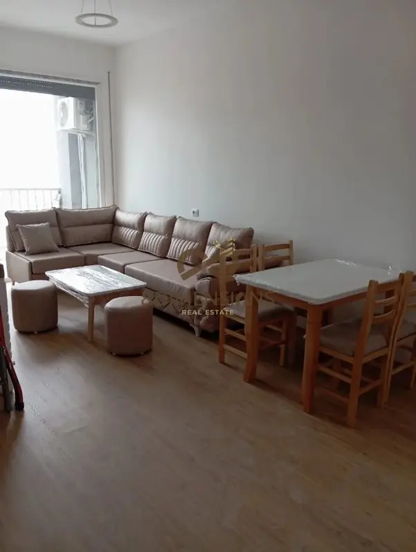 Appartamento 1+1 in affitto a Rruga 5 Maji, Tirana, 65 m²