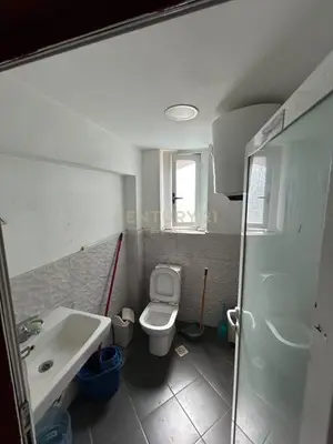 Dyqan me qera në Rruga Ferit Xhajko, Tiranë, 133 m². Foto 3 nga 3