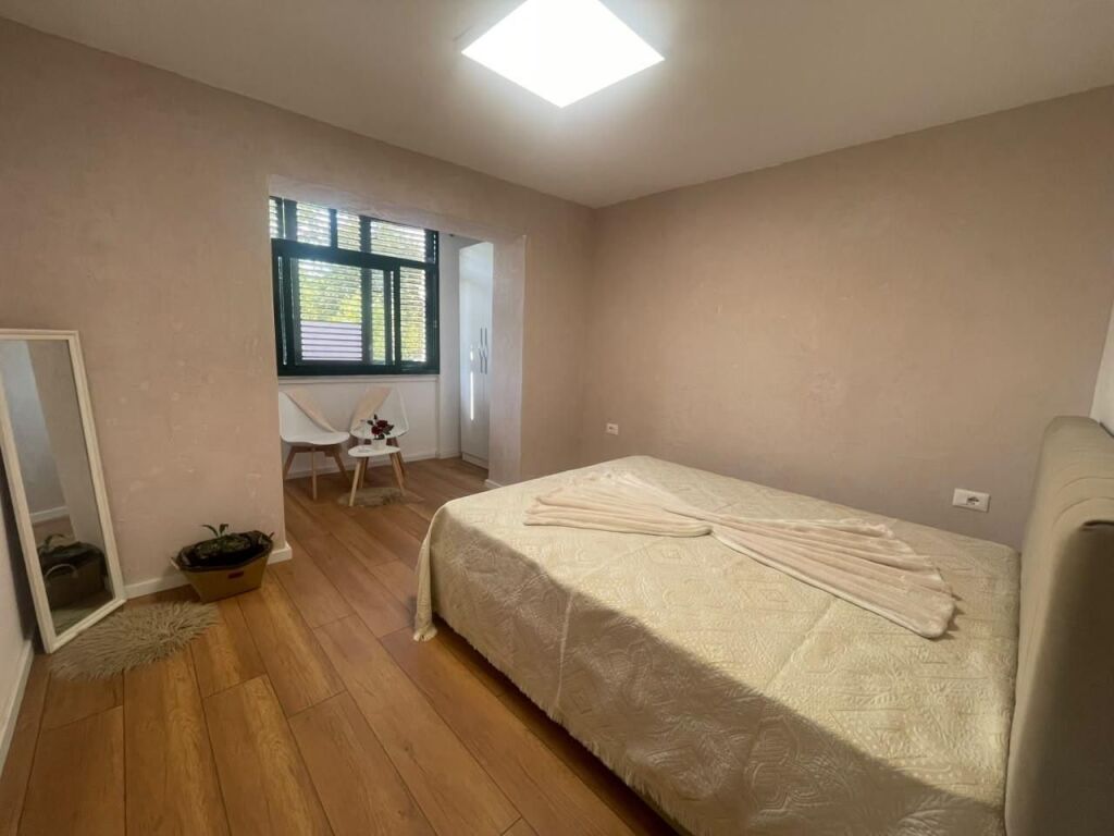 Apartament 2+1 me qera në Brryli, Tiranë, 90 m². Foto 3 nga 3