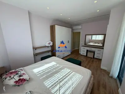 Apartament 3+1 me qera në Porcelan, Tiranë, 140 m². Foto 3 nga 5
