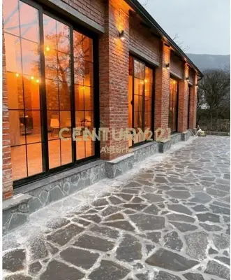 Lokal me qera në Ibë e Poshtme, Tiranë, 1 000 m². Foto 2 nga 3