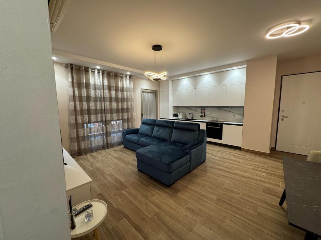 Appartamento 1+1 in affitto a Kompleksi Delijorgji, Tirana, 85 m²