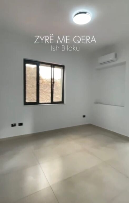 Locale commerciale in affitto a Blloku, Tirana, 98 m². Foto 2 di 3