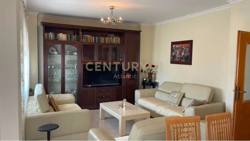 Apartament 3+1 me qera në Tregu Perditshem i Fruta Perimeve, Durrës, 138 m²