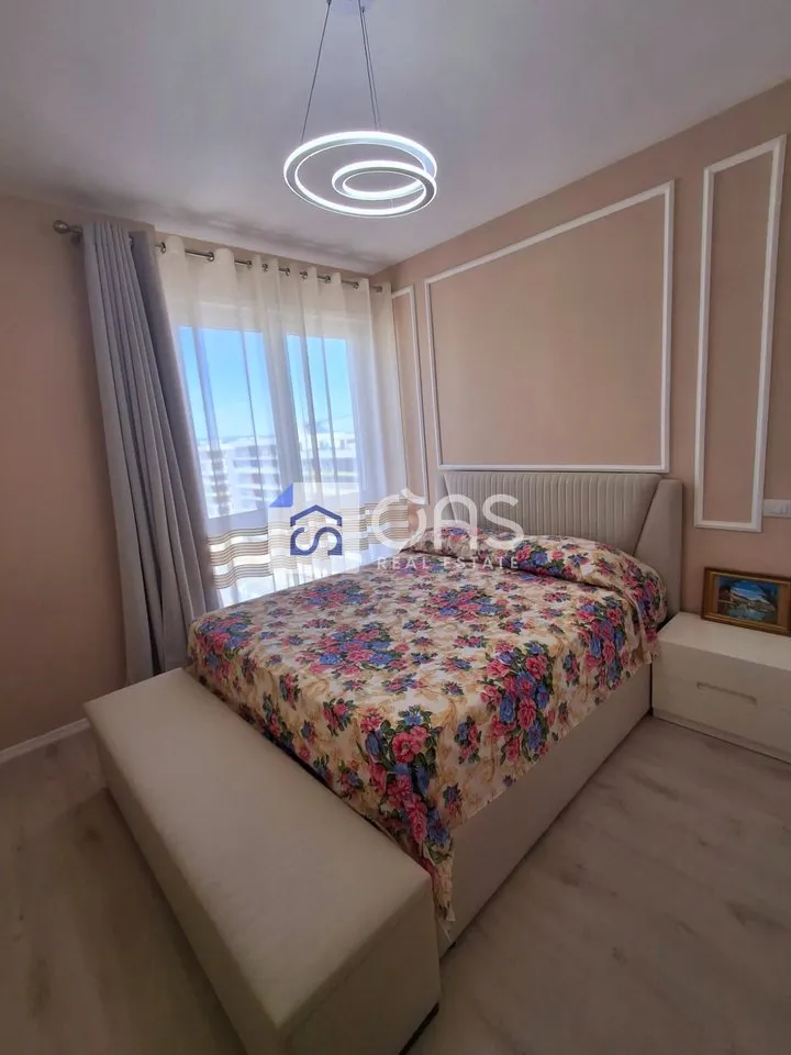 Apartament 1+1 me qera në Univers City, Tiranë, 65 m². Foto 1 nga 12