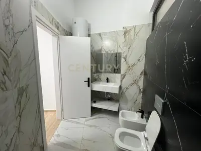 Zyrë me qera në Rruga Hoxha Tahsim, Tiranë, 90 m². Foto 10 nga 10