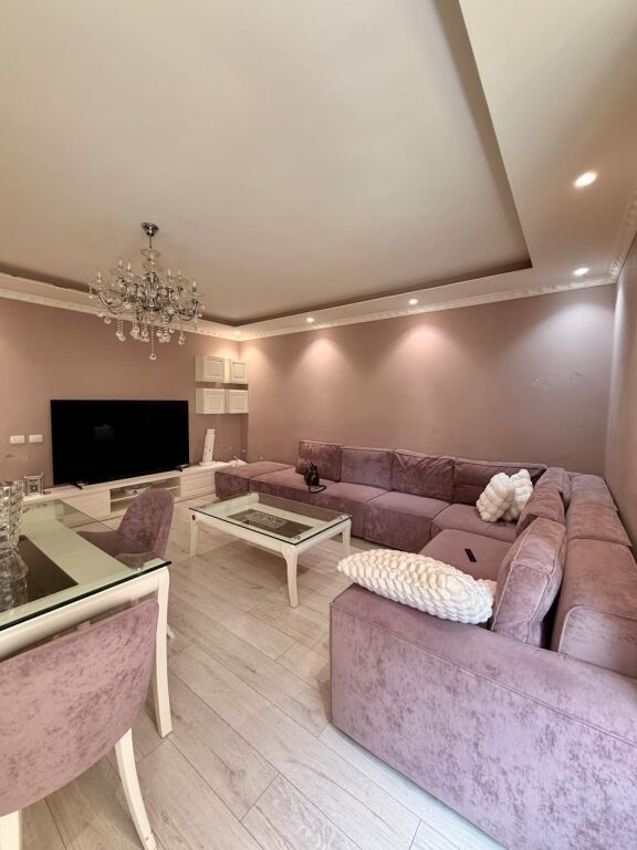 Appartamento 3+1 in affitto a Komuna e Parisit, Tirana, 121 m²