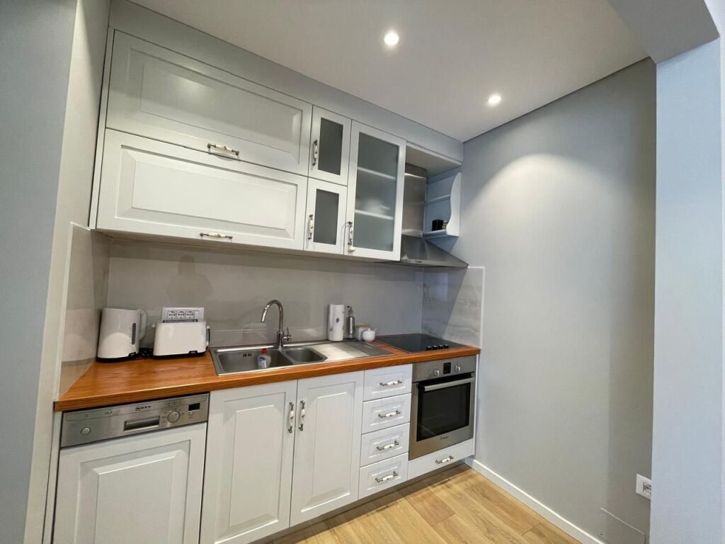 Apartament 1+1 me qera në Vasil Shanto, Tiranë, 80 m². Foto 2 nga 3
