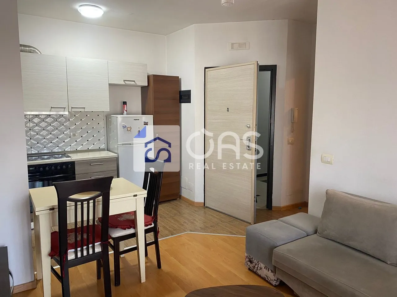 Appartamento 1+1 in affitto a Xhamlliku, Tirana, 55 m². Foto 1 di 9