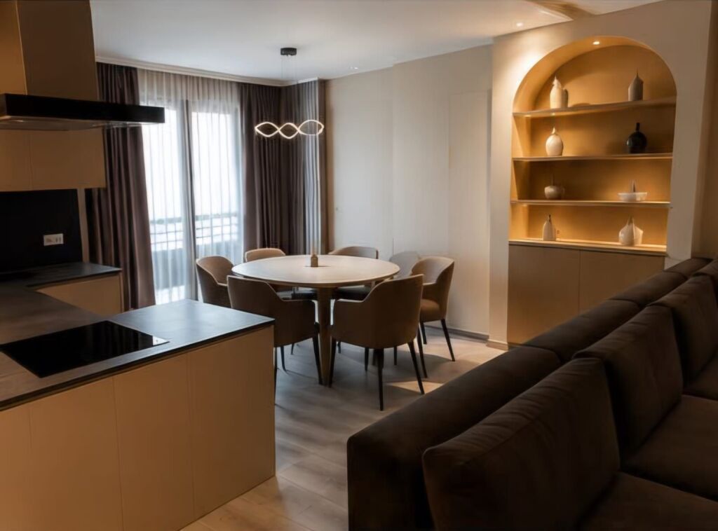 Apartament 3+1 me qera në Kompleksi Nobis, Tiranë, 135 m². Foto 1 nga 3