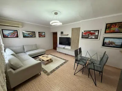 Appartamento 2+1 in affitto a Xhamia e Tabakeve, Tirana, 88 m². Foto 1 di 9