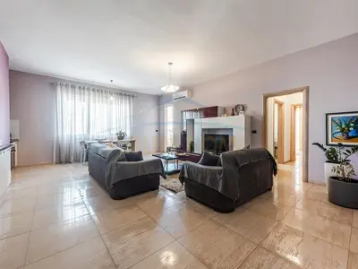 Apartment 2+1 for rent in Bulevardi Dyrrah, Durrës, 114 m². Photo 6 of 8