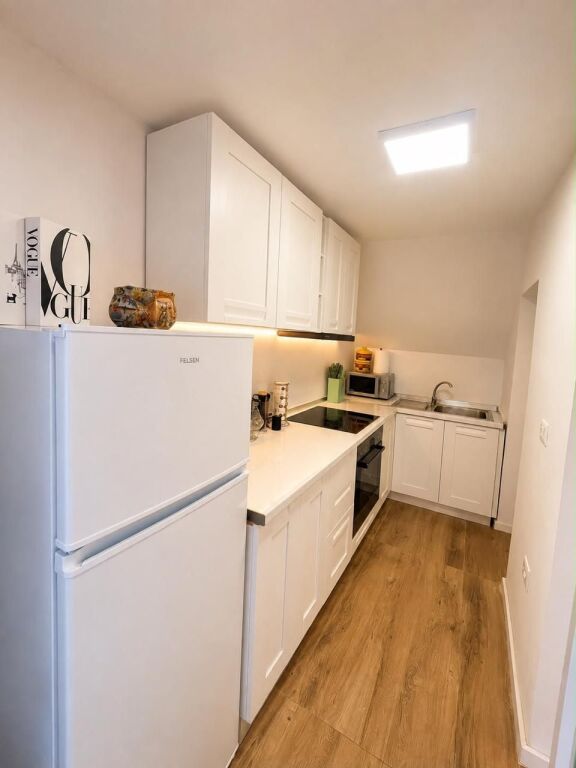 Apartament 2+1 me qera në Brryli, Tiranë, 90 m². Foto 2 nga 3
