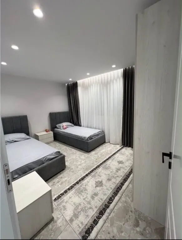 Shtëpi private 2+1 me qera në Xhamia Sauk i Vjetër, Tiranë, 70 m²