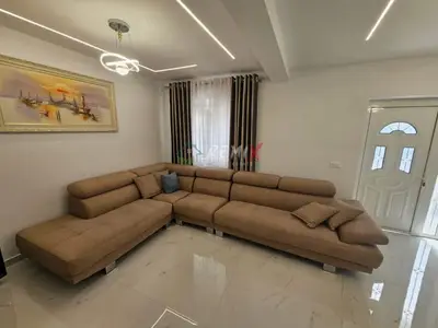 Apartment 2+1 for rent in Rruga Faik Konica, Durrës, 100 m². Photo 9 of 12