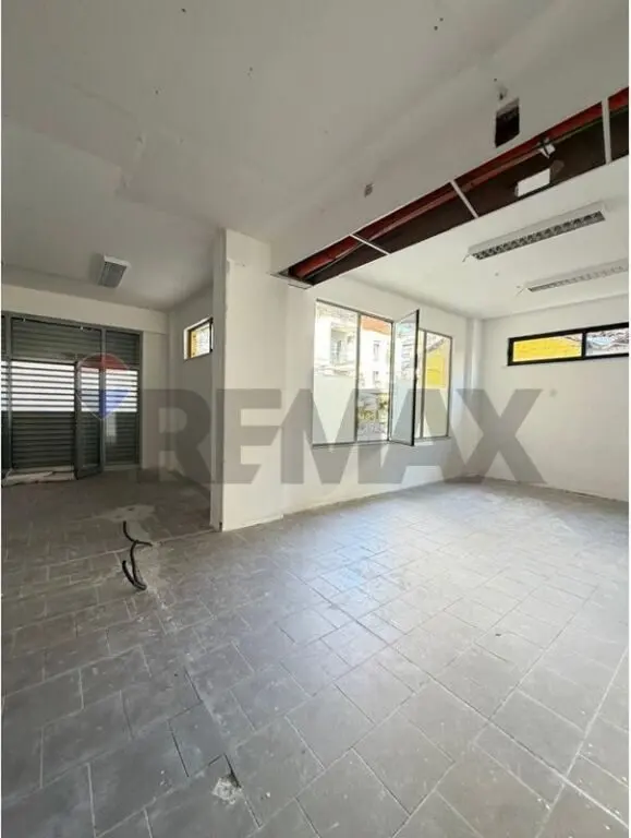 Dyqan me qera në Rruga Him Kolli, Tiranë, 410 m²