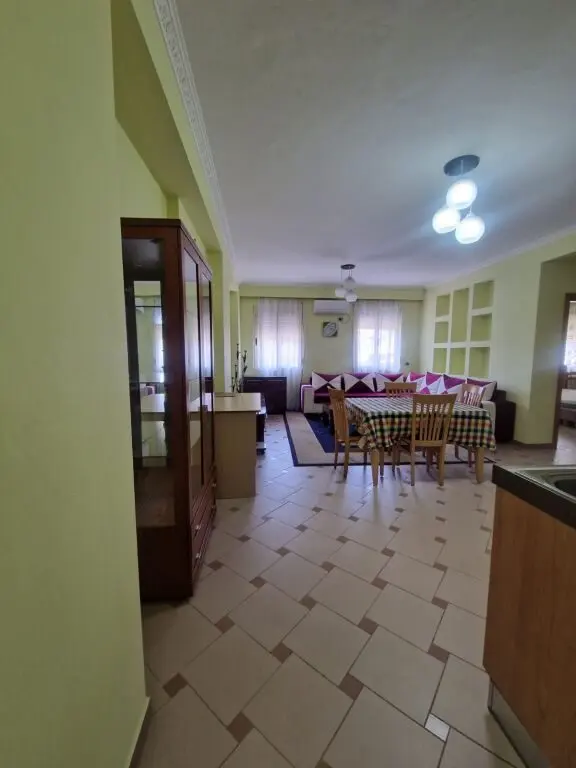 Appartamento 1+1 in affitto a Rruga e Durrësit, Tirana, 73 m²