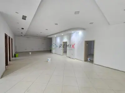 Locale commerciale in affitto a Rruga Vellazerimi, Durazzo, 250 m². Foto 1 di 9
