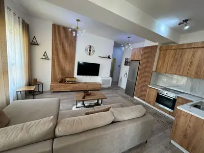 Apartment 2+1 for rent in Rruga Kongresi i Manastirit, Tirana, 86 m². Photo 1 of 3