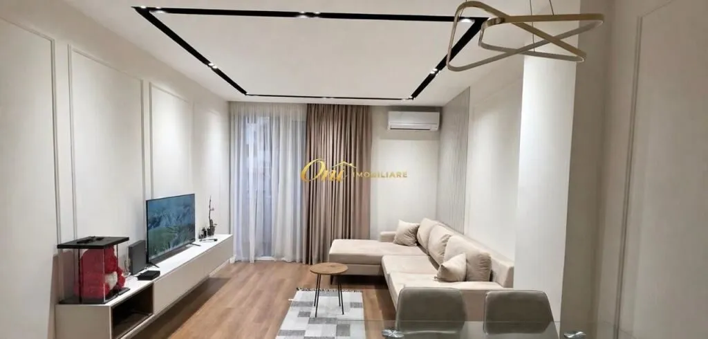 Apartament 2+1 me qera në Blloku, Tiranë, 75 m². Foto 1 nga 4