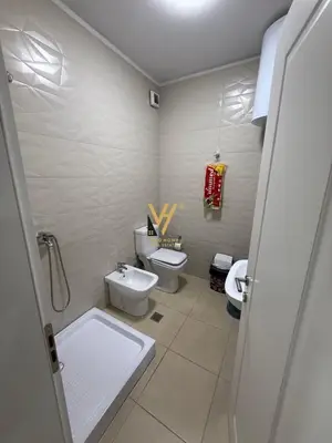 Zyrë me qera në Rruga Ndre Mjeda, Tiranë, 120 m². Foto 5 nga 6
