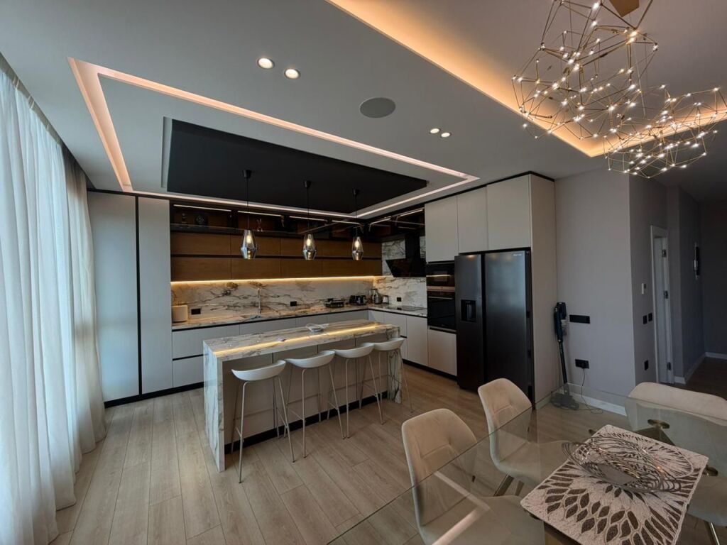 Duplex in affitto a Square 21, Tirana, 220 m². Foto 3 di 3