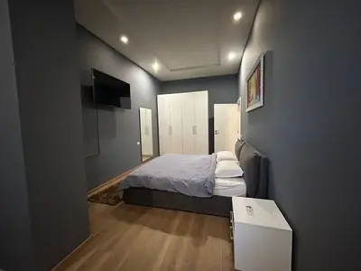 Apartament 1+1 me qera në Liqeni i Thatë, Tiranë, 120 m². Foto 6 nga 10
