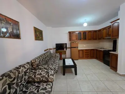 Appartamento 1+1 in affitto a Bulevardi Zogu I, Tirana, 70 m². Foto 10 di 11