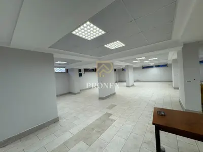 Locale commerciale in affitto a Rruga Hysen Kertusha, Durazzo, 196 m². Foto 7 di 10