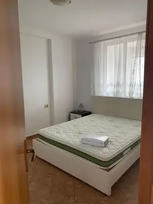 Apartament 1+1 me qera në Pazari i Ri, Tiranë, 78 m². Foto 4 nga 5