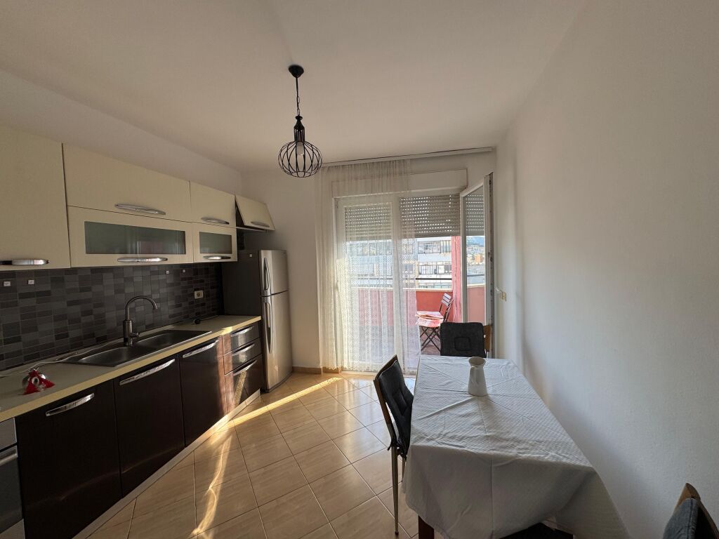Apartment 2+1 for rent in Rruga e Elbasanit, Tirana, 100 m². Photo 2 of 3