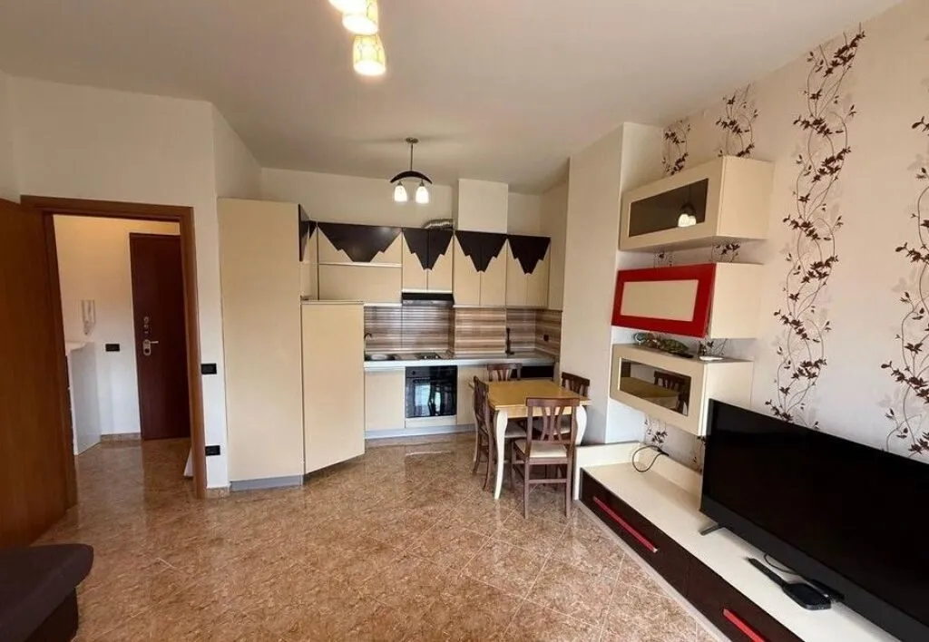 Apartment 1+1 for rent in Pazari i Ri, Tirana, 70 m². Photo 1 of 4