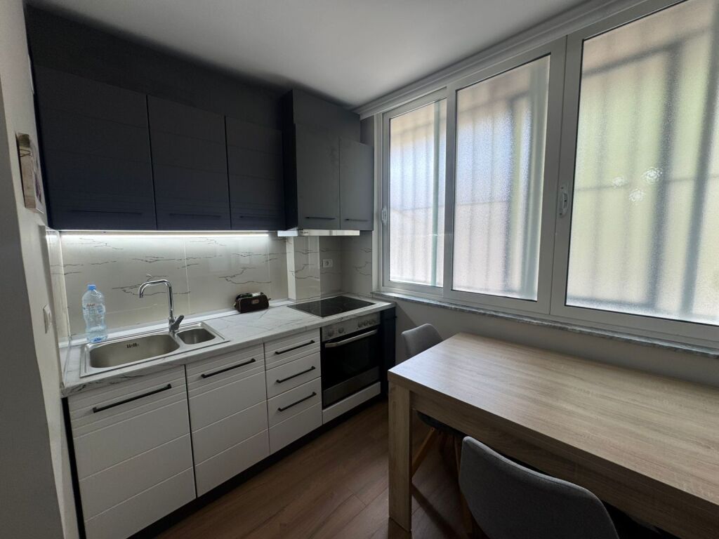 Apartment 2+1 for rent in Blloku, Tirana, 80 m². Photo 3 of 3