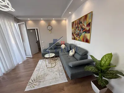 Apartment 2+1 for rent in Rruga e Barrikadave, Tirana, 103 m². Photo 2 of 8