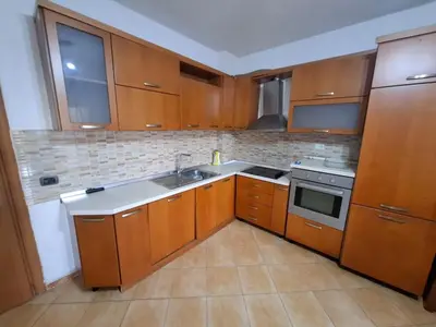 Appartamento 1+1 in affitto a Pallati i Sportit Ramazan Njala, Durazzo, 70 m². Foto 2 di 6