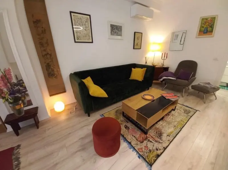 Apartament 1+1 me qera në Blloku, Tiranë, 75 m²